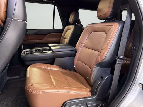 Used 2024 Lincoln Navigator Reserve AWD/4WD image 14