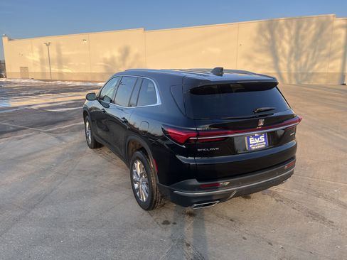 Used 2025 Buick Enclave Preferred image 4