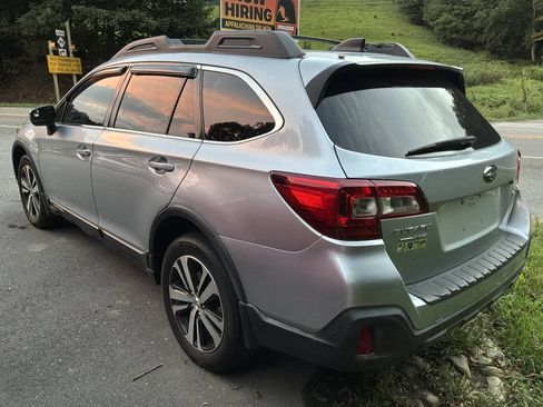 Used 2018 Subaru Outback 2.5i Limited AWD/4WD image 5