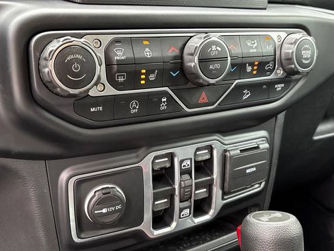 Used 2020 Jeep Wrangler Unlimited Sport AWD/4WD image 30