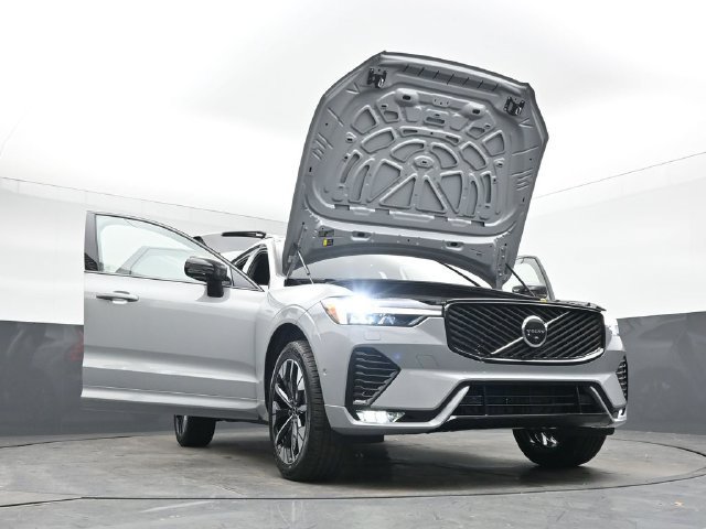New 2026 Volvo XC60 B5 Plus w/ Protection Package Premier AWD/4WD image 57