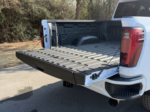 New 2026 GMC Sierra 2500 Denali w/ Denali Reserve Package AWD/4WD image 12