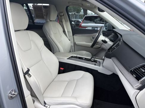 Certified 2025 Volvo XC90 B5 Plus w/ Protection Package Premier AWD/4WD image 35