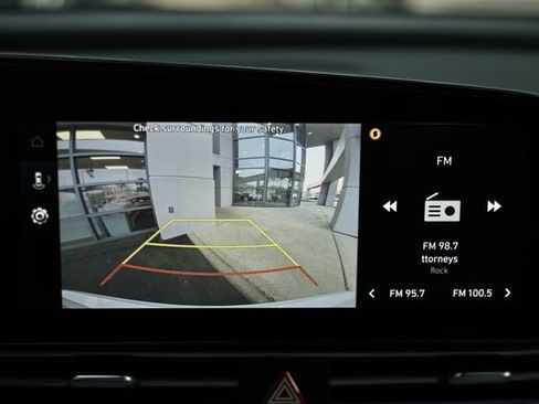 Certified 2025 Hyundai Elantra Limited image 35