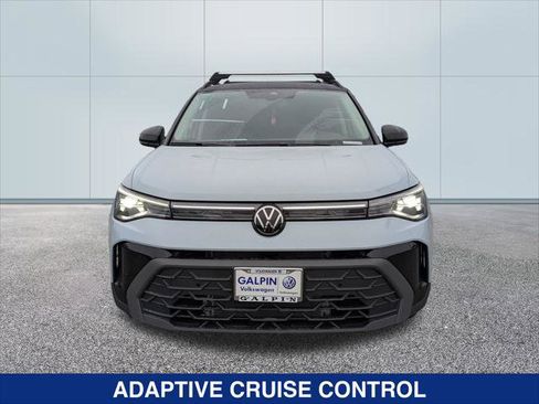 New 2025 Volkswagen Taos SE FWD image 8