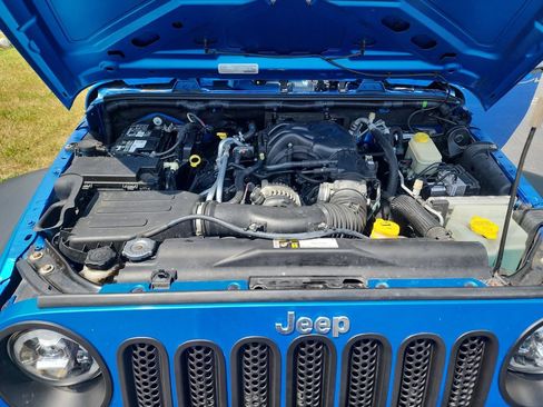 Used 2015 Jeep Wrangler Unlimited Sport w/ Quick Order Package 24S AWD/4WD image 24