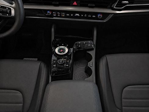 Certified 2025 Kia Sportage SX Prestige AWD/4WD image 29