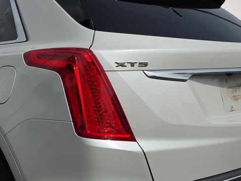 Used 2017 Cadillac XT5 FWD image 9