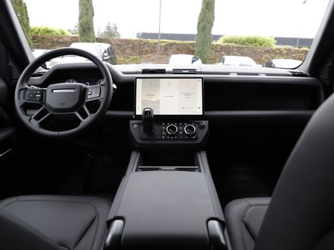 New 2026 Land Rover Defender 110 X-Dynamic SE AWD/4WD image 14
