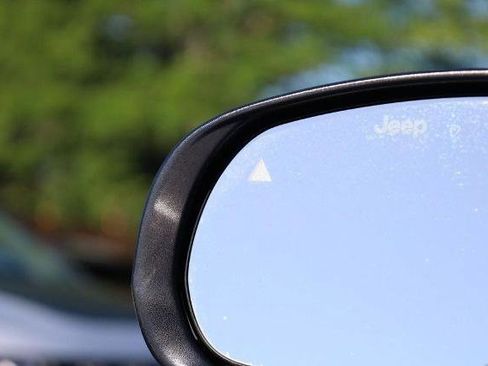Used 2025 Jeep Compass Limited AWD/4WD image 19