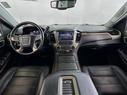 Used 2019 GMC Yukon Denali w/ Denali Ultimate Black Edition AWD/4WD image 36