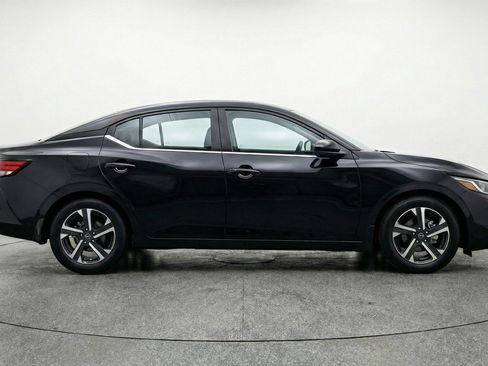 Used 2025 Nissan Sentra SV FWD image 11