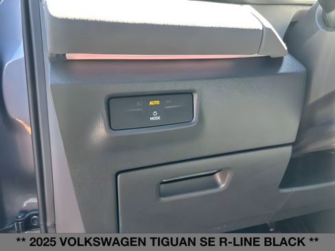 New 2025 Volkswagen Tiguan SE R-Line image 22