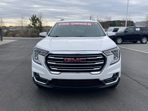 Used 2022 GMC Terrain SLT image 2