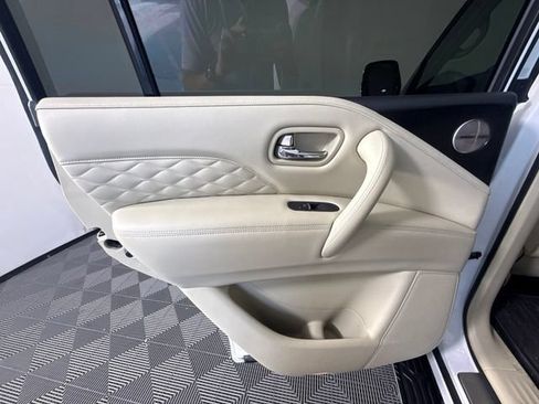 Used 2020 INFINITI QX80 Luxe w/ Sensory Package RWD image 14