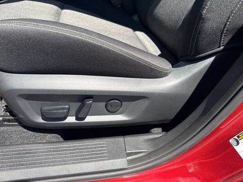 Used 2026 Nissan Rogue SV AWD/4WD image 16