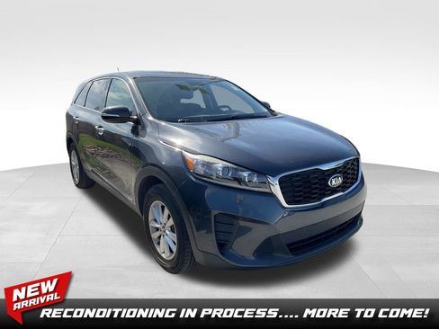 Used 2019 Kia Sorento LX image 1