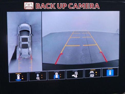 Used 2022 Chevrolet Traverse RS image 26