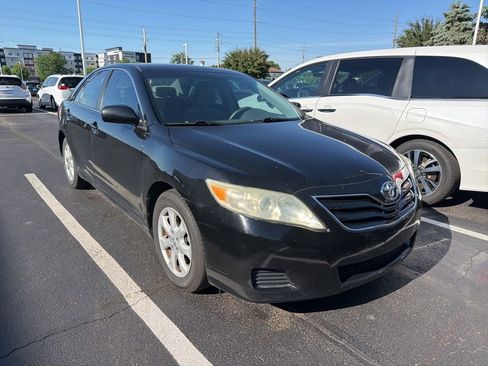 Used 2011 Toyota Camry LE w/ LE Extra-Value Pkg FWD image 4