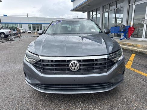 Used 2020 Volkswagen Jetta SE FWD image 2