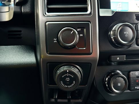 Used 2016 Ford F150 XLT w/ Equipment Group 302A Luxury image 11