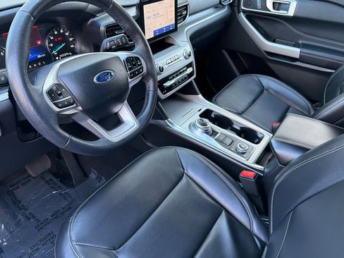 Used 2024 Ford Explorer XLT w/ Equipment Group 202A image 10
