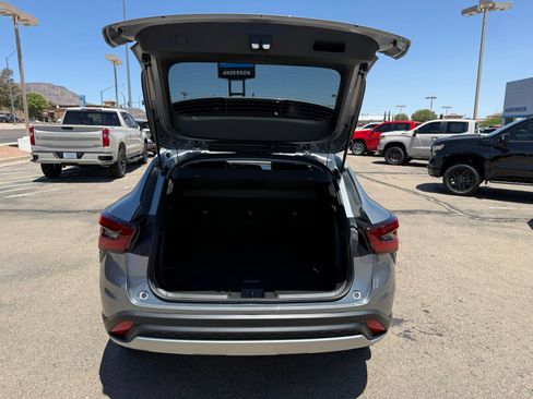 New 2026 Chevrolet Trax LT w/ LT Convenience Package FWD image 35