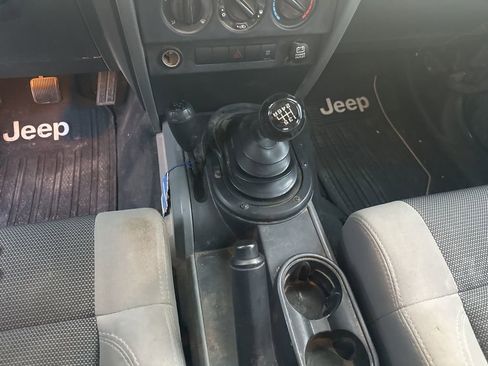 Used 2007 Jeep Wrangler X image 14