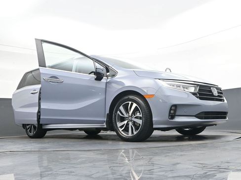 Used 2023 Honda Odyssey Touring image 43
