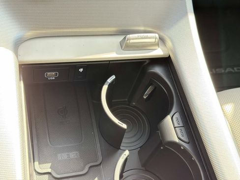 Certified 2025 Hyundai Palisade Calligraphy FWD image 28