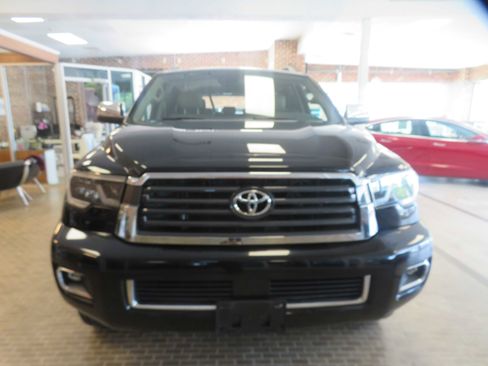 Used 2020 Toyota Sequoia Limited w/ Safety & Convenience Package AWD/4WD image 2