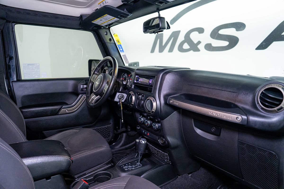 Used 2018 Jeep Wrangler Sport AWD/4WD image 15