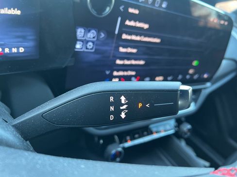 Used 2024 Chevrolet Equinox EV RS image 13