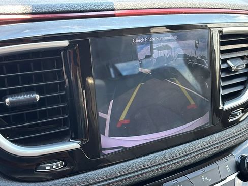 Used 2018 Chrysler Pacifica Limited w/ Tire & Wheel Group FWD image 20