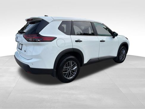 Used 2024 Nissan Rogue S AWD/4WD image 7