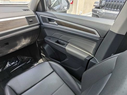 Used 2021 Volkswagen Atlas SE FWD image 20