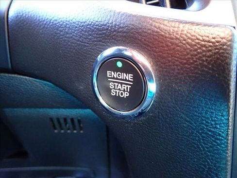 Used 2022 Ford Edge SEL image 22