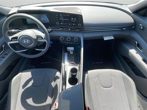 New 2026 Hyundai Elantra SE FWD image 22