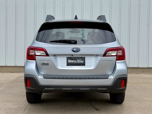 Used 2018 Subaru Outback 2.5i Premium AWD/4WD image 5