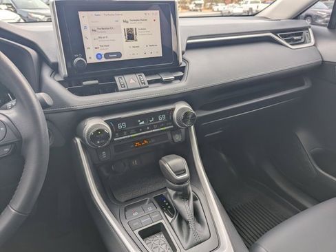 Used 2025 Toyota RAV4 XLE Premium image 24
