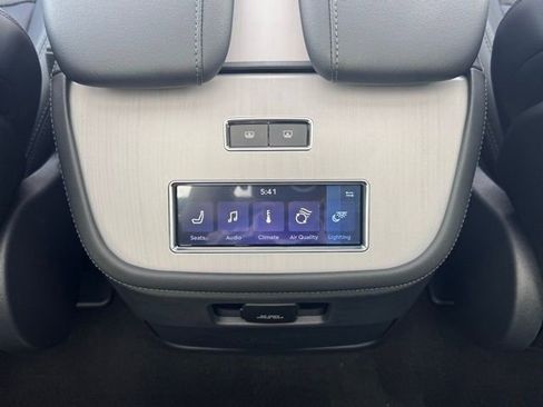 New 2025 Lincoln Navigator L Reserve image 32