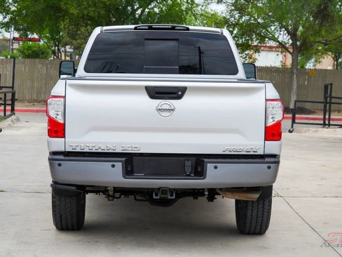 Used 2017 Nissan Titan PRO-4X image 5