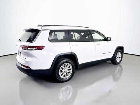 Used 2023 Jeep Grand Cherokee L Laredo image 5