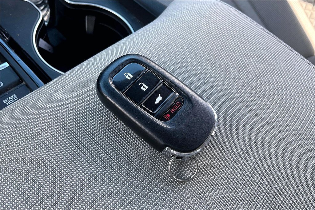 Used 2023 Honda Pilot LX image 32