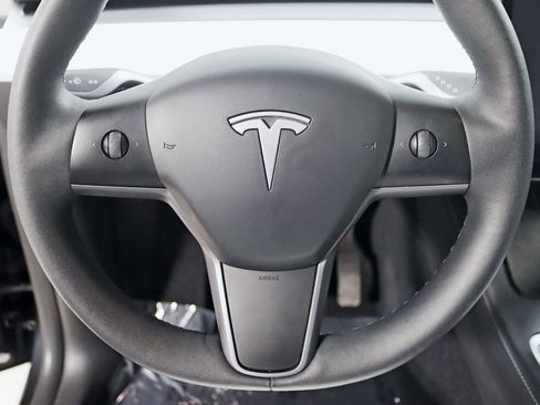 Used 2024 Tesla Model Y Long Range image 15