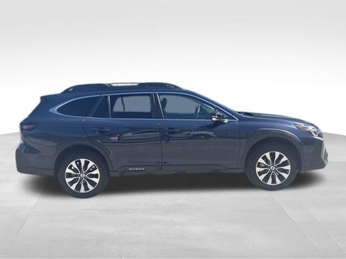 Certified 2025 Subaru Outback Limited AWD/4WD image 8