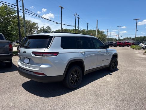 New 2026 Jeep Grand Cherokee L 4WD image 5