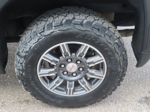 Used 2024 GMC Sierra 1500 AT4 w/ AT4 Premium Package image 17