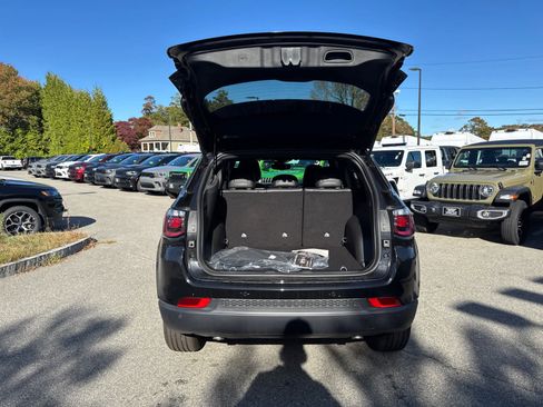 New 2026 Jeep Compass Limited image 38