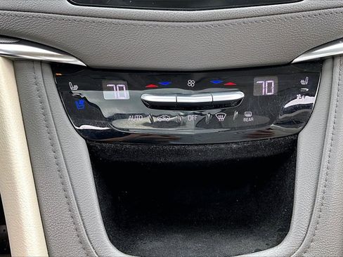 Used 2017 Cadillac XT5 Premium Luxury image 24